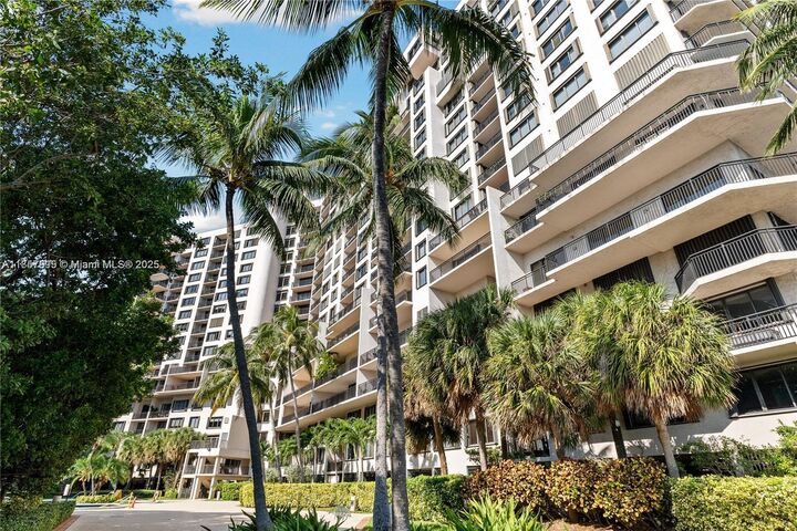 540 Brickell Key Dr 818  Miami FL 33131 photo
