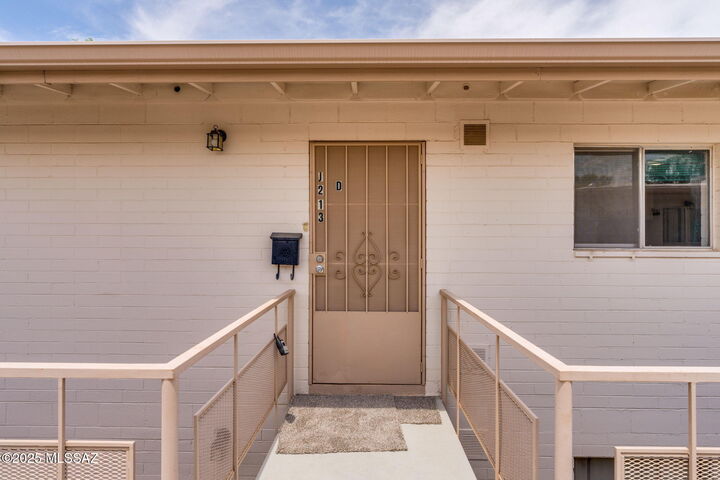 Property Photo:  1470 S Palo Verde Avenue J213  AZ 85713 