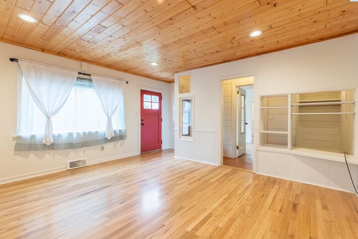 Property Photo: 315 SE Spring St WA 99163