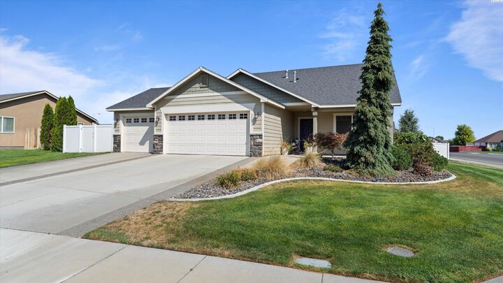 Property Photo:  4403 Monterey Dr  WA 99301 