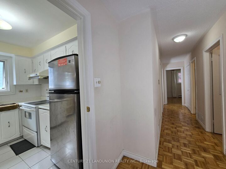 Property Photo: 56 Tuscarora Drive Main Floor ON M2H 2K3