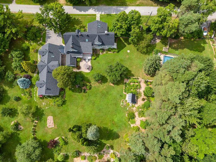 Property Photo: 233 Strathburn Street ON K0A 1A0