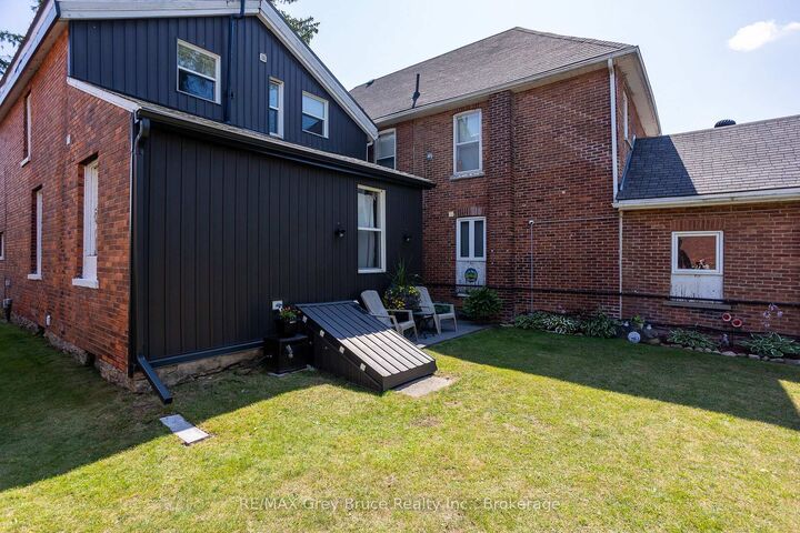 Property Photo: 996 1st Avenue W ON N4K 4K5