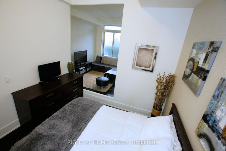 Property Photo: 330 Richmond Street W 210 ON M5V 1X2