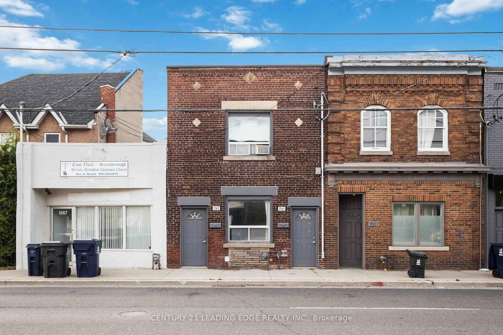 Photo de la propriété: 1563/65 Kingston Road ON M1N 1R9