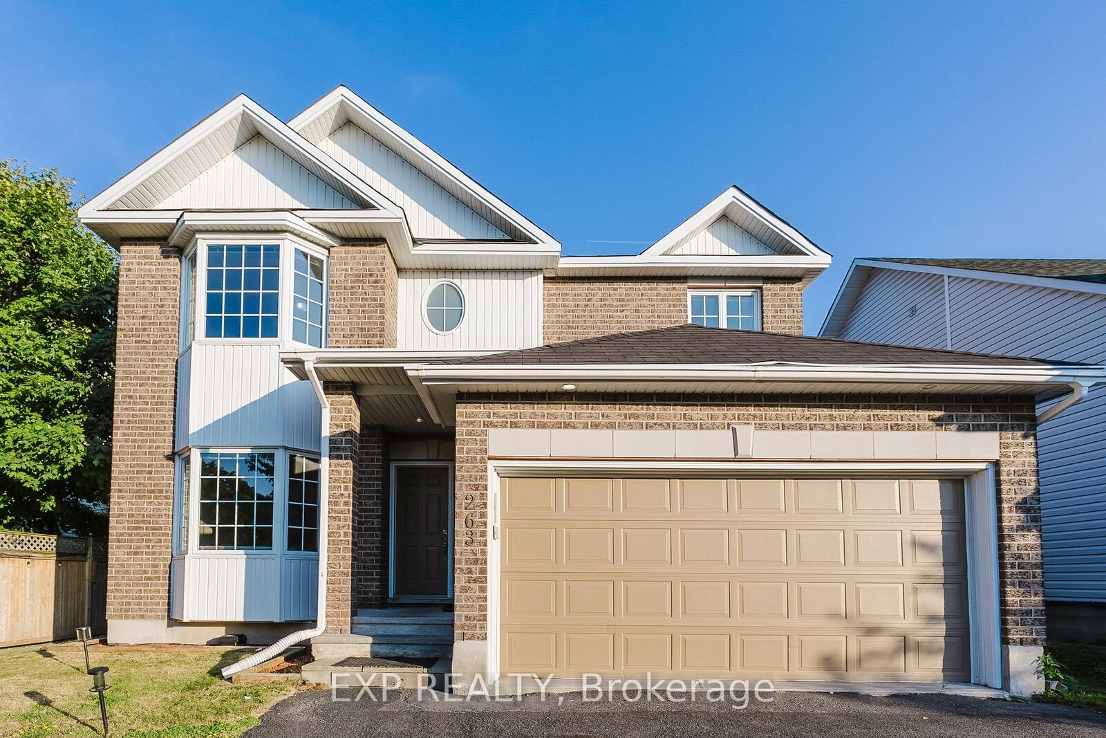 Property Photo: 263 Deercroft Avenue ON K2J 5J9
