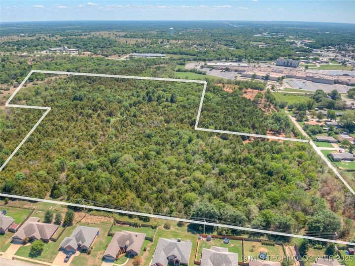 Property Photo:  1 SE Barnett Avenue  OK 74006 