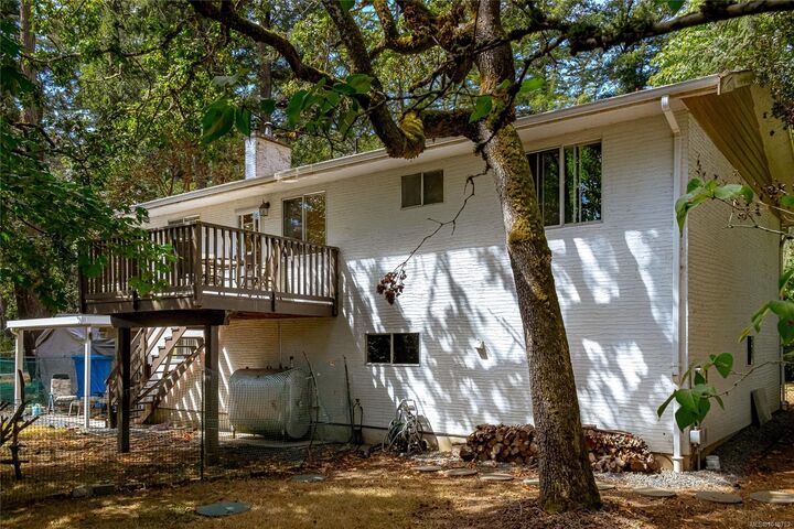 Property Photo:  589 Wootton Rd  BC V9C 3Z4 