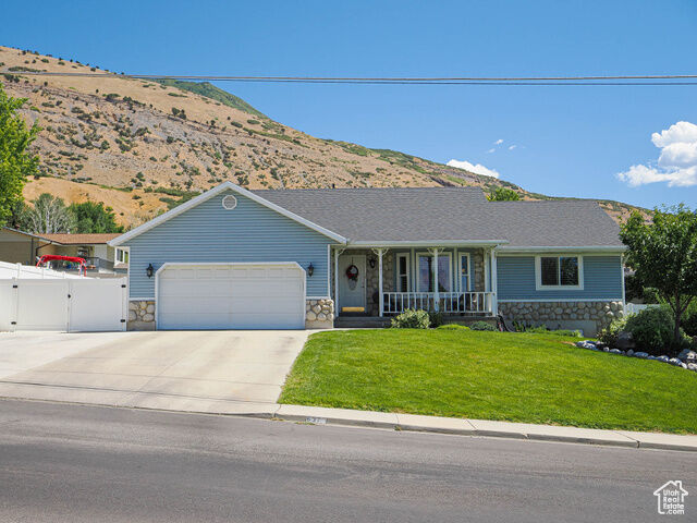 Property Photo: 637 S 1500 E UT 84062
