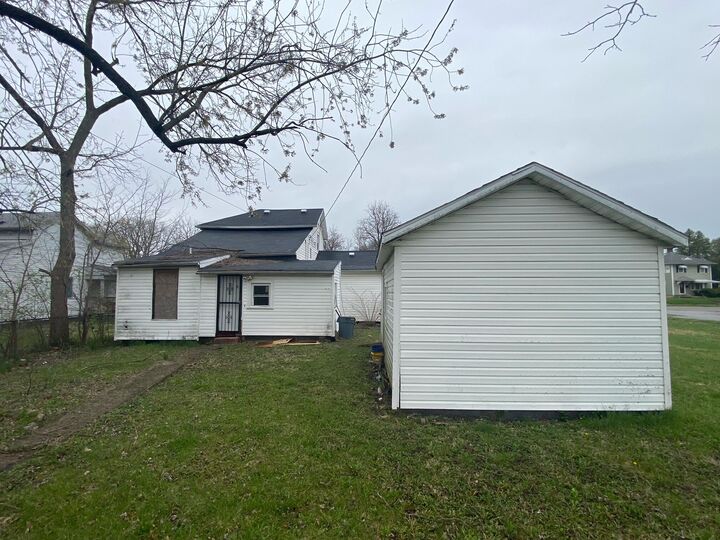 Property Photo: 409 W Southern Avenue OH 45506