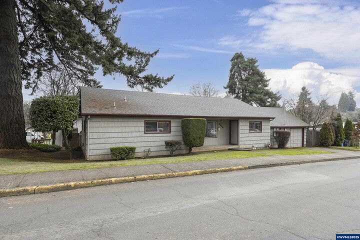 Property Photo: 3030 Doughton St S St OR 97302