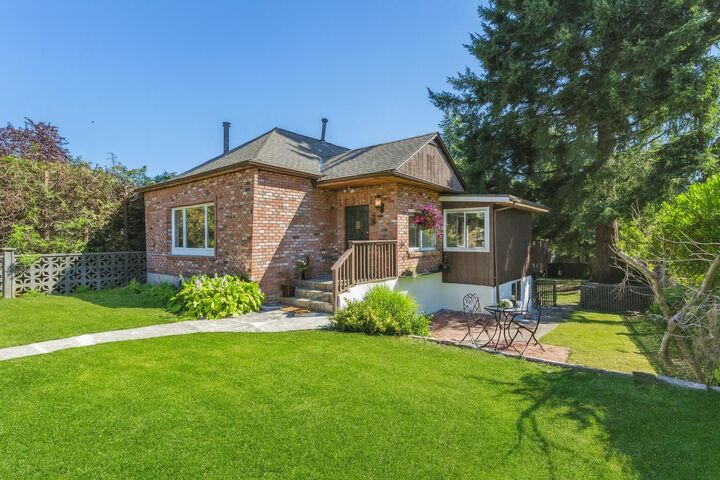 865 E 12th Street  North Vancouver BC V7L 2L2 photo