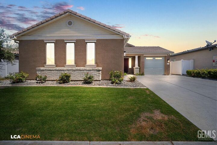Property Photo:  14706 Pemberley Passage Avenue  CA 93311 