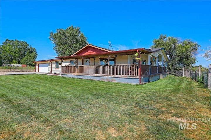 Property Photo:  25590 Jacks Rd  ID 83660 