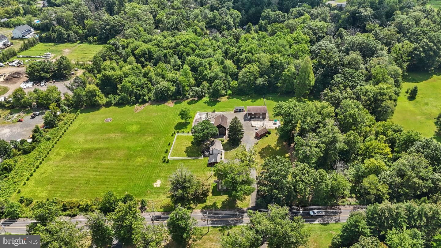 Property Photo:  2535 Second Street Pike  PA 18943 