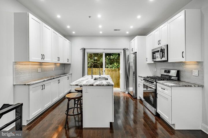 Property Photo:  630 Dudley Street  PA 19148 