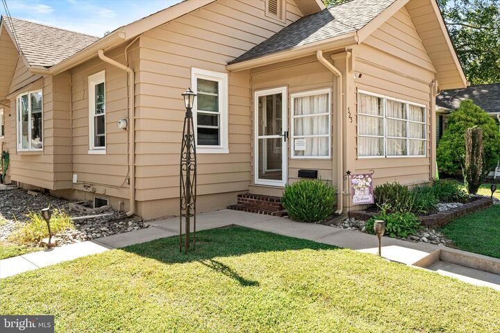 525 Lafayette Avenue  Hamilton NJ 08610 photo