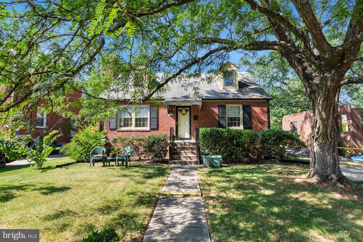 5713 5th Street S  Arlington VA 22204 photo