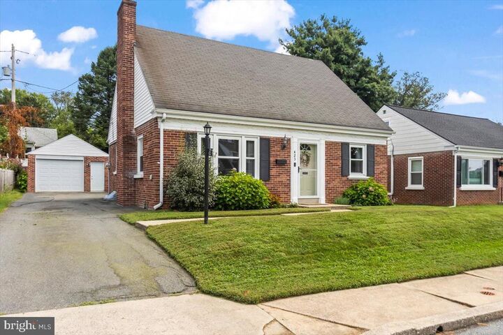 Property Photo: 423 Hilton Drive PA 17603