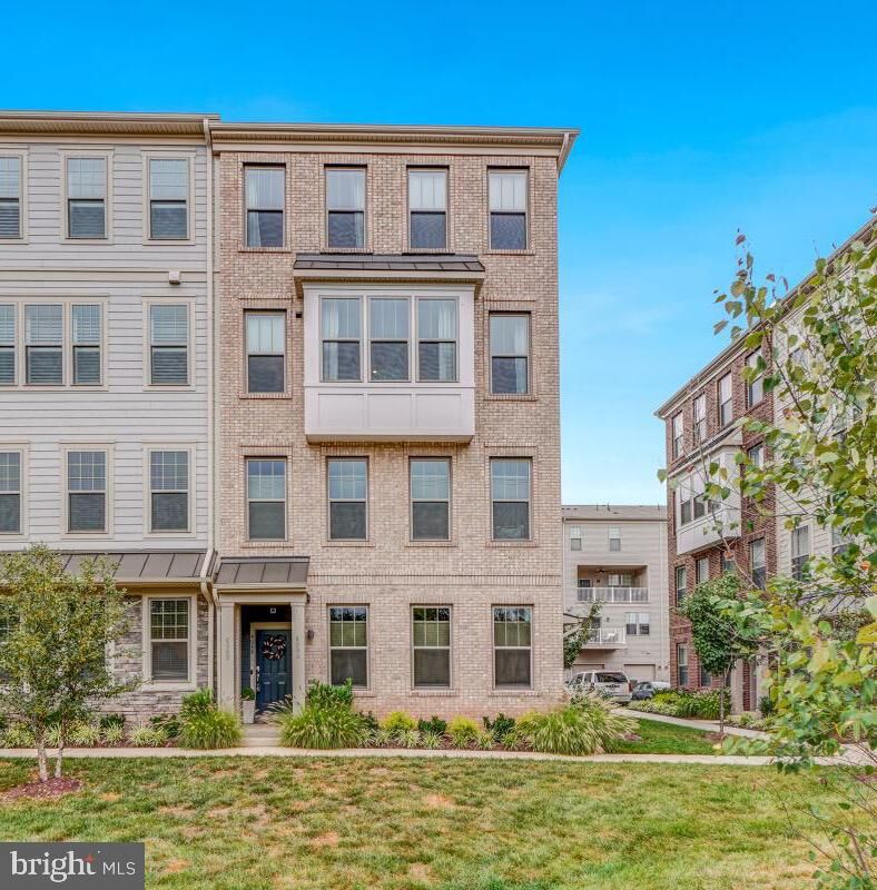 Property Photo: 408 Pullman Place B VA 20111