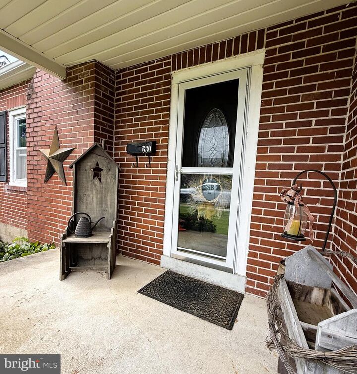 Property Photo:  630 Perkiomen Avenue  PA 19446 