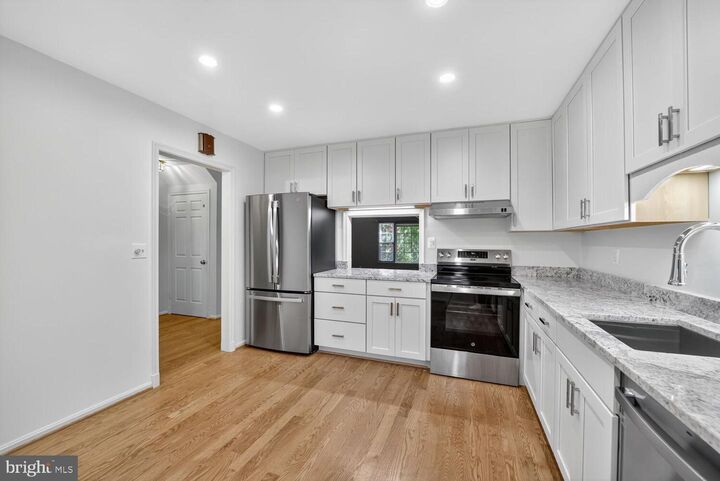 Property Photo:  4843 Sangamore Road 20  MD 20816 