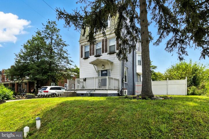 Property Photo:  56 Greenwood Avenue  PA 17603 