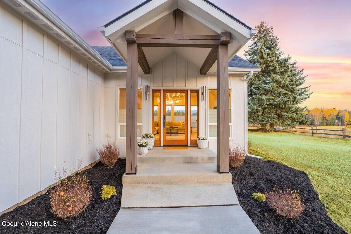 Property Photo:  2685 Selle Road  ID 83864 