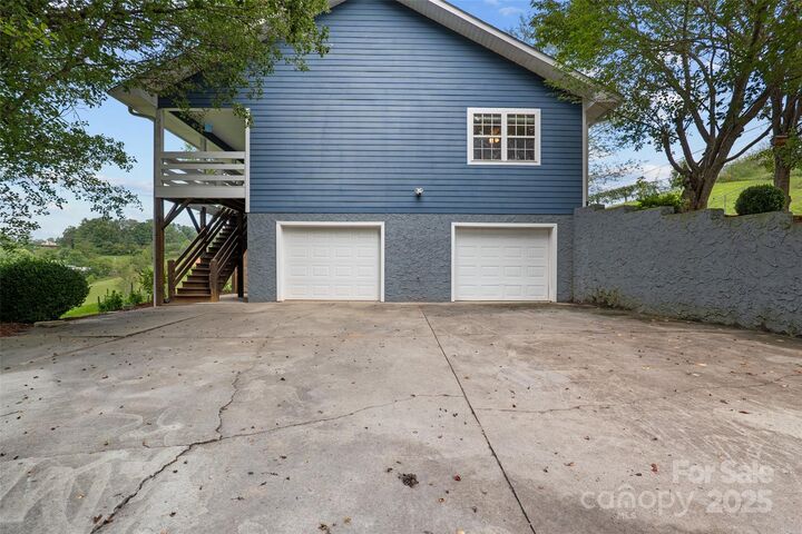 Property Photo: 271 Breton Ridge Road NC 28748