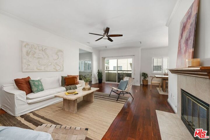 Property Photo: 14630 Dickens St CA 91403