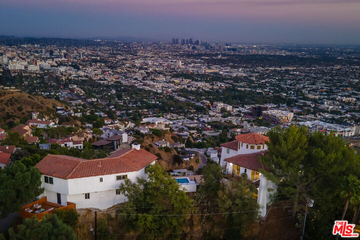 Property Photo: 8300 Grand View Dr CA 90046