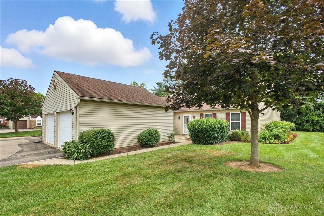 Property Photo: 6431 Harrison Court OH 45459