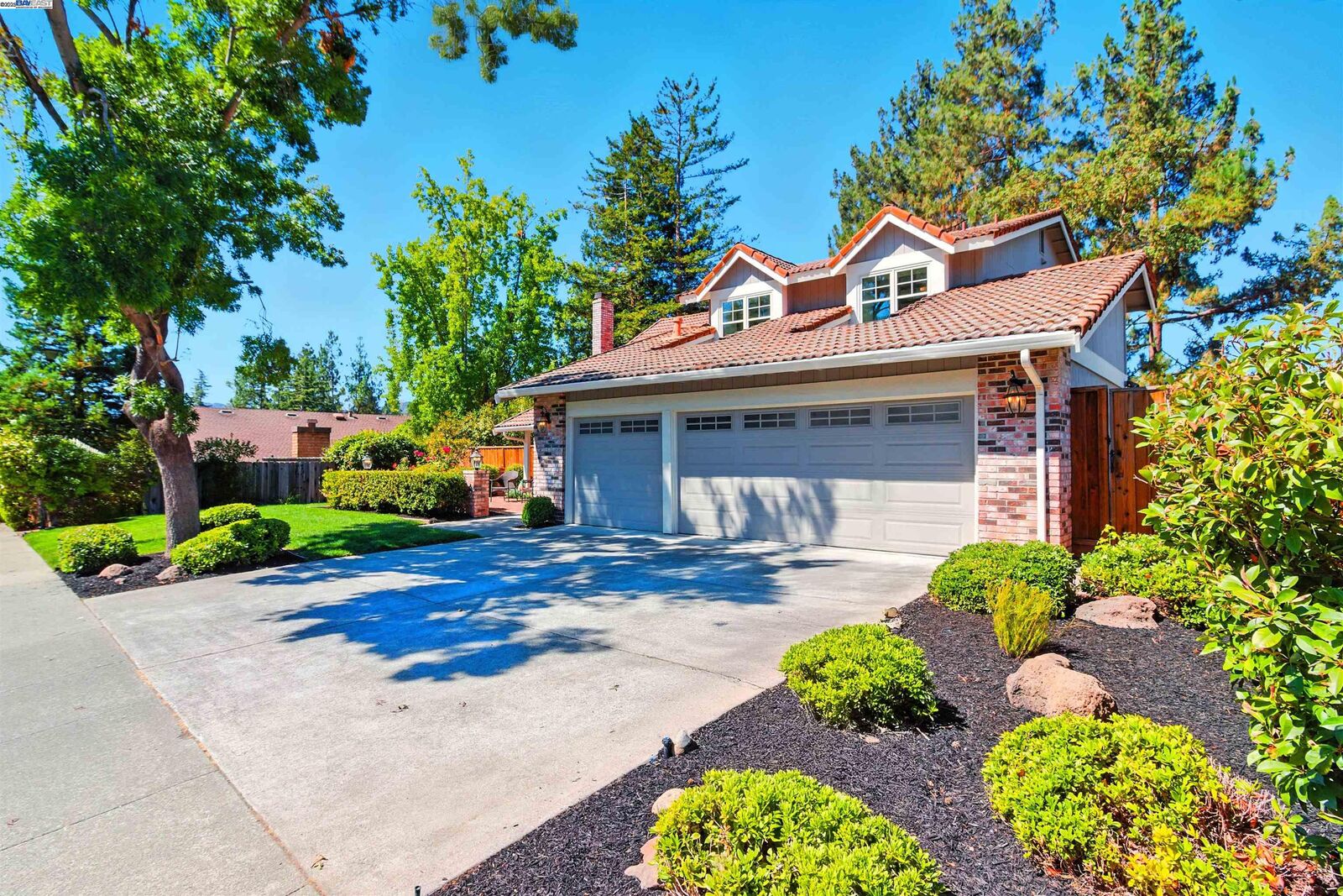 Property Photo:  2673 Velvet Way  CA 94596 