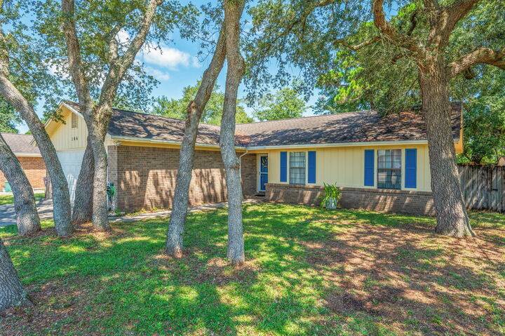 Property Photo: 106 Campbell Avenue FL 32536