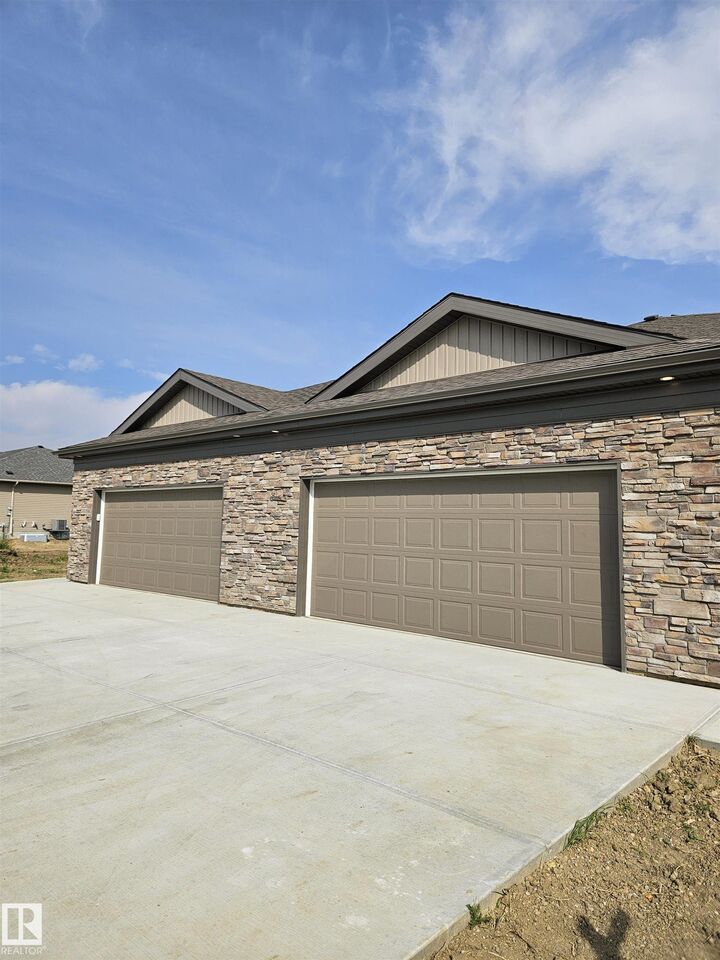 Property Photo:  11 Dalton Link 42  AB T7X 4C4 