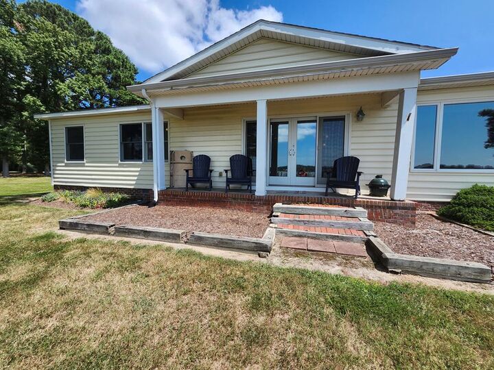 Property Photo: 23449 Holly Cove Rd VA 23417