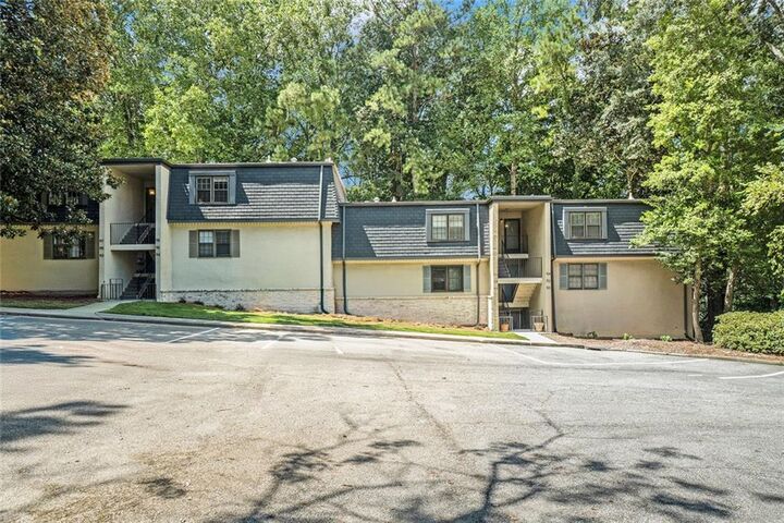 Property Photo: 94 Rosaire Place NW GA 30327