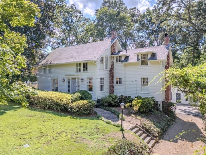 Property Photo:  211 Sherwood Road  GA 30165 