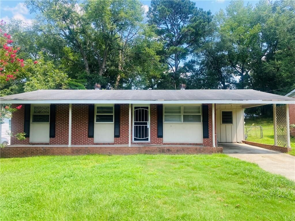 Property Photo: 1618 Edgechester Avenue GA 31907