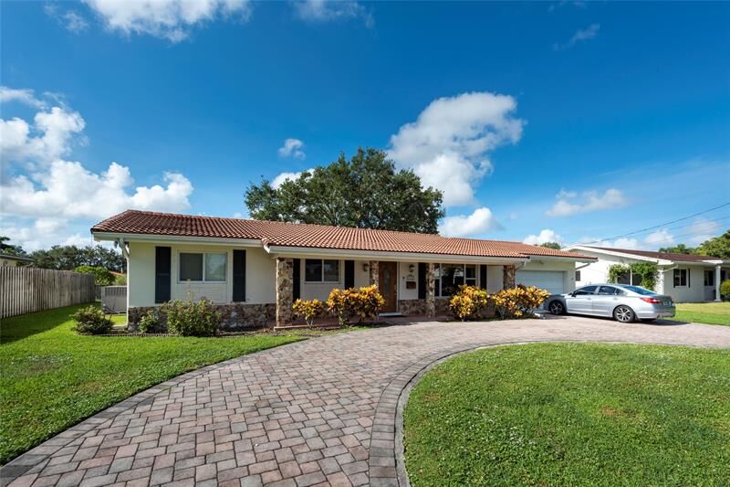 Property Photo:  7200 NW 10th Ct  FL 33313 