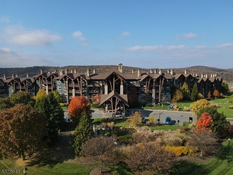 Property Photo:  3 Wild Turkey Way Unit 210  NJ 07419 