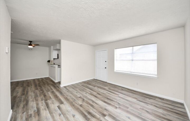 Property Photo:  2110 Melbourne Street 1  TX 77026 