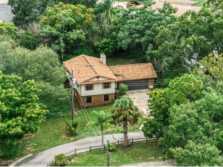 Property Photo: 425 Taseschee Drive FL 33870