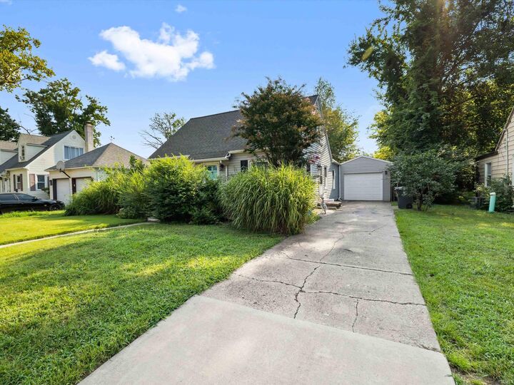 1212 S Rotherwood Avenue  Evansville IN 47714 photo