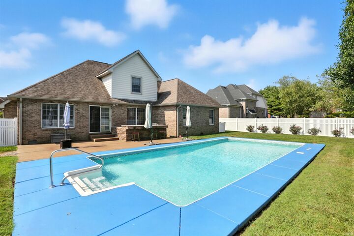 Property Photo:  5800 Glen Lake Drive  IN 47630 