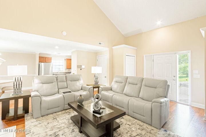Property Photo:  826 Gresham Rd  TN 37918 