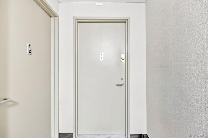 Property Photo:  2287 Johnson Avenue 10B  NY 10463 