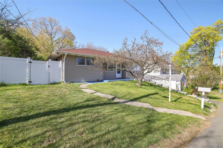 Property Photo:  3 Chappell Parkway  NY 10940 