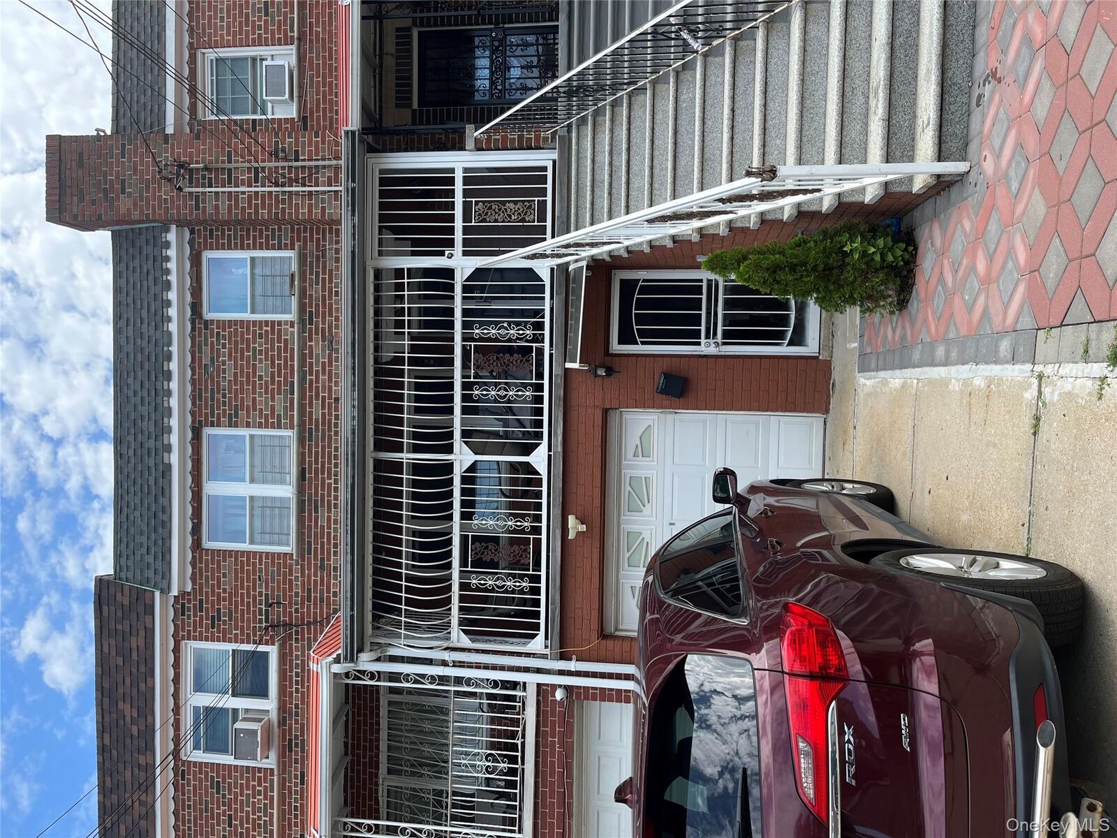 Property Photo:  2524 Radcliff Avenue  NY 10469 