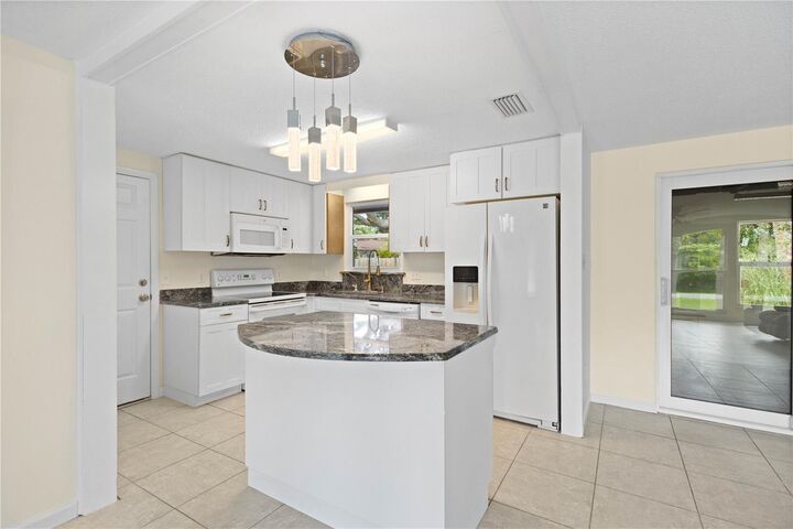 Property Photo:  508 N Quincy Road  FL 34293 